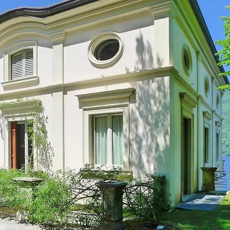 Sleeps 26 With Pool Air Con And Wifi Blevio