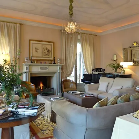 Sleeps 26 With Pool Air Con And Wifi *