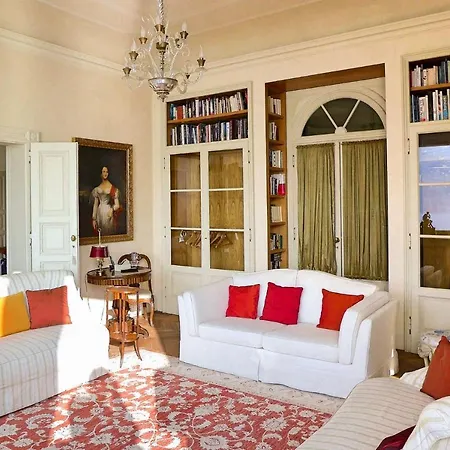 Sleeps 26 With Pool Air Con And Wifi Blevio