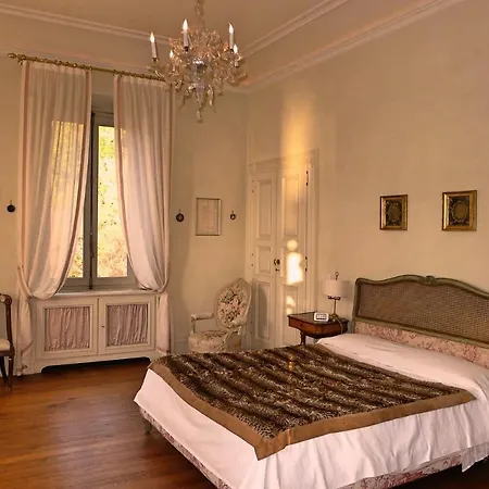 Sleeps 26 With Pool Air Con And Wifi
