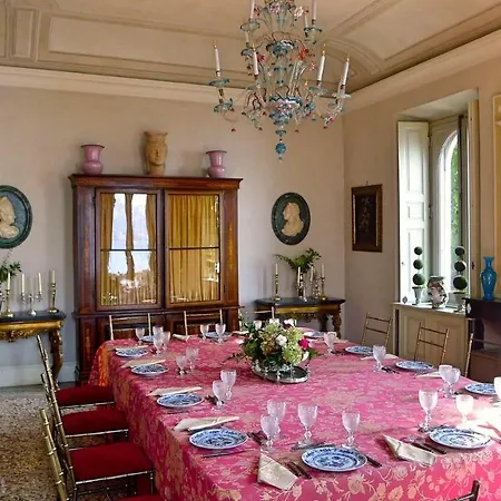 Villa Sleeps 26 With Pool Air Con And Wifi